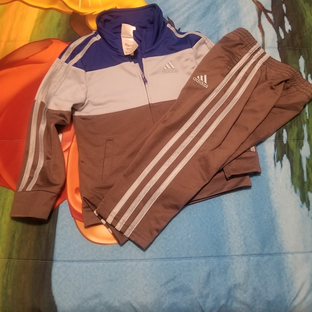 Adidas sweatsuit